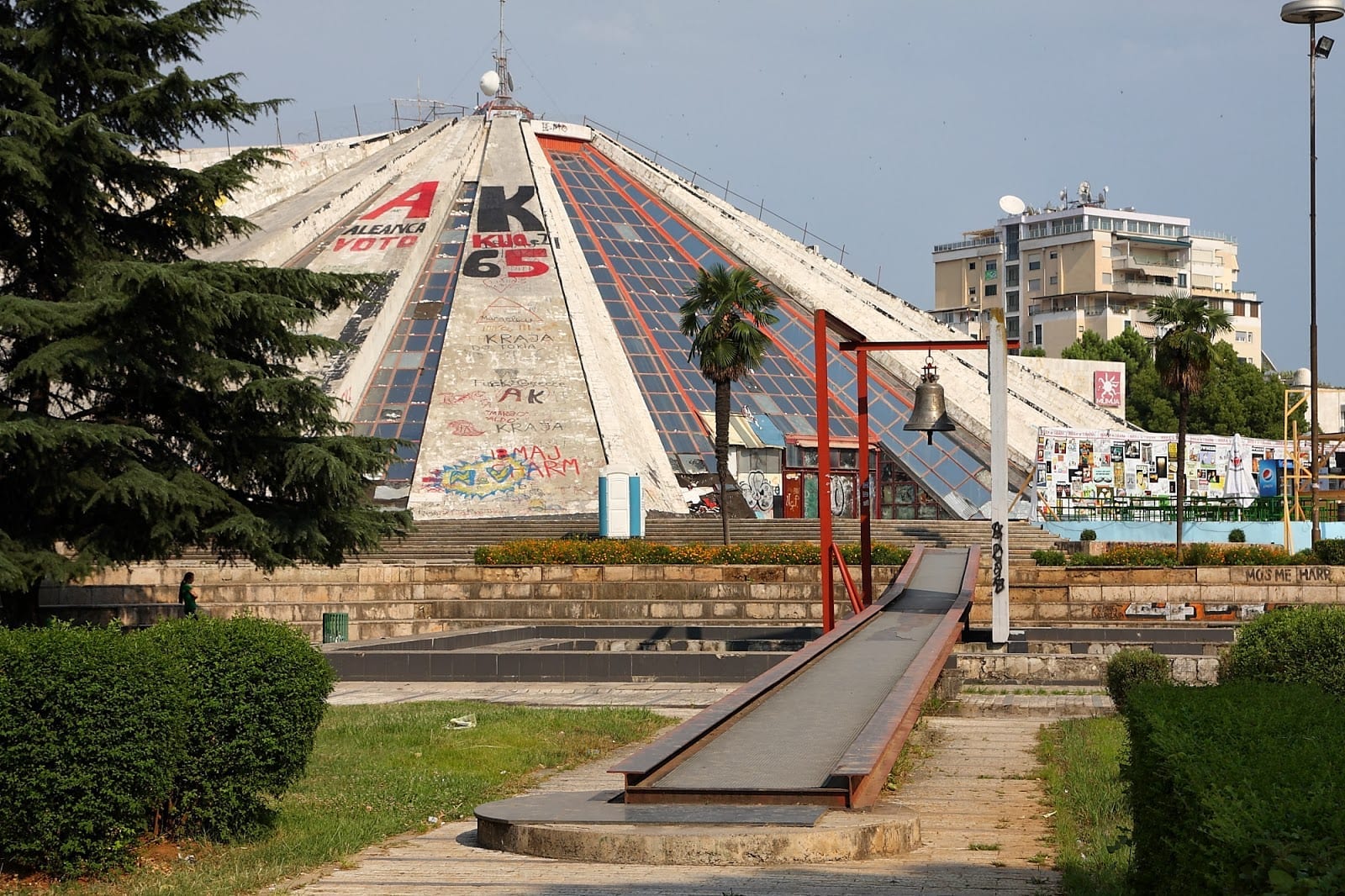 La piramide di Tirana