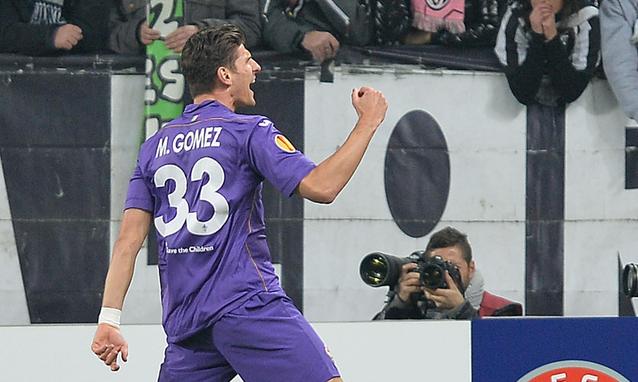 Gómez esulta dopo aver segnato il gol dell'1-1 all'andata allo Juventus Stadium