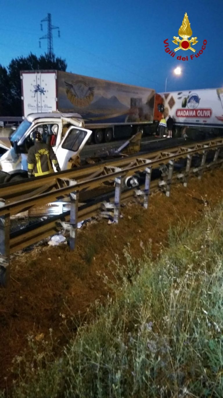 Grave Incidente Sull'A1 All'altezza Del Casello Valdichiana, 5 Feriti ...