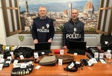 Gli oggeti recuperati dalla Polizia