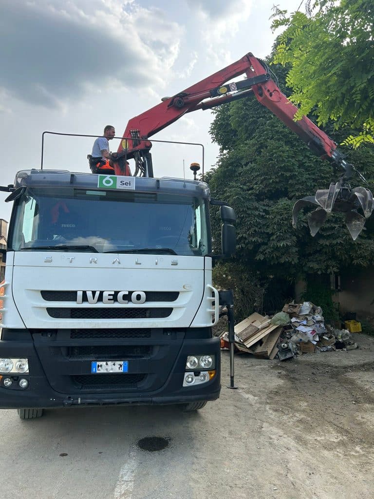 Alluvione Sei Toscana Mette A Disposizione Mezzi E Uomini Per Le