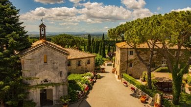 Overwiew Piazza del Borgo san felice resort