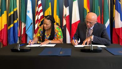 LaToya Cantrell e Renzo Macelloni firmano il memorandum dintesa a New Orleans scaled e1758991979494