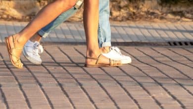 gambe piedi scarpe estate camminare