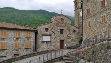 Chiusi della Verna e Ortignano Raggiolo Piazza San Michele Raggiolo 1